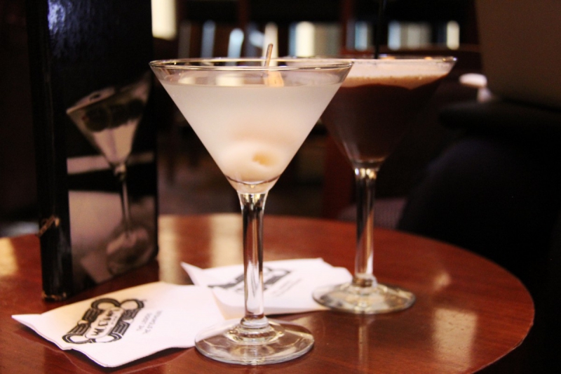 brasserie-HYERES-min_martini_bar_lychee_chocolate_alcohol_liquor_happy_hour_happy-910161